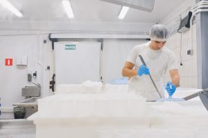 4 Helpful Tips for Setting Up Your First Food Manufacturing Factory